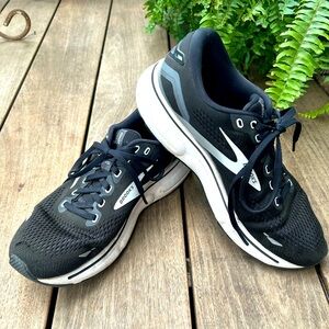 Brooks Ghost 15 Womens Running Walking Tennis Shoes Black Athletic Sneaker Sz 9B
